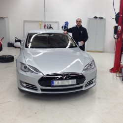 Tesla plans European expansion - 2